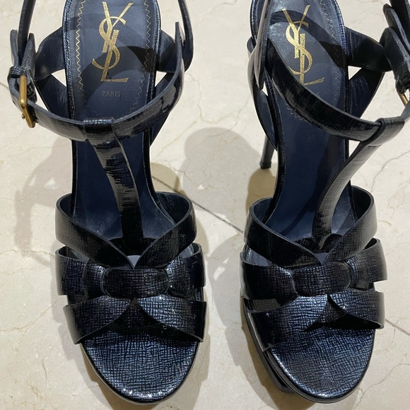 SOLD!!!!!!! Yves Saint Laurent navy tribute heels - Picture 2 of 6